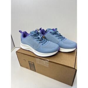 Womens Sneacker athletic shoes 8